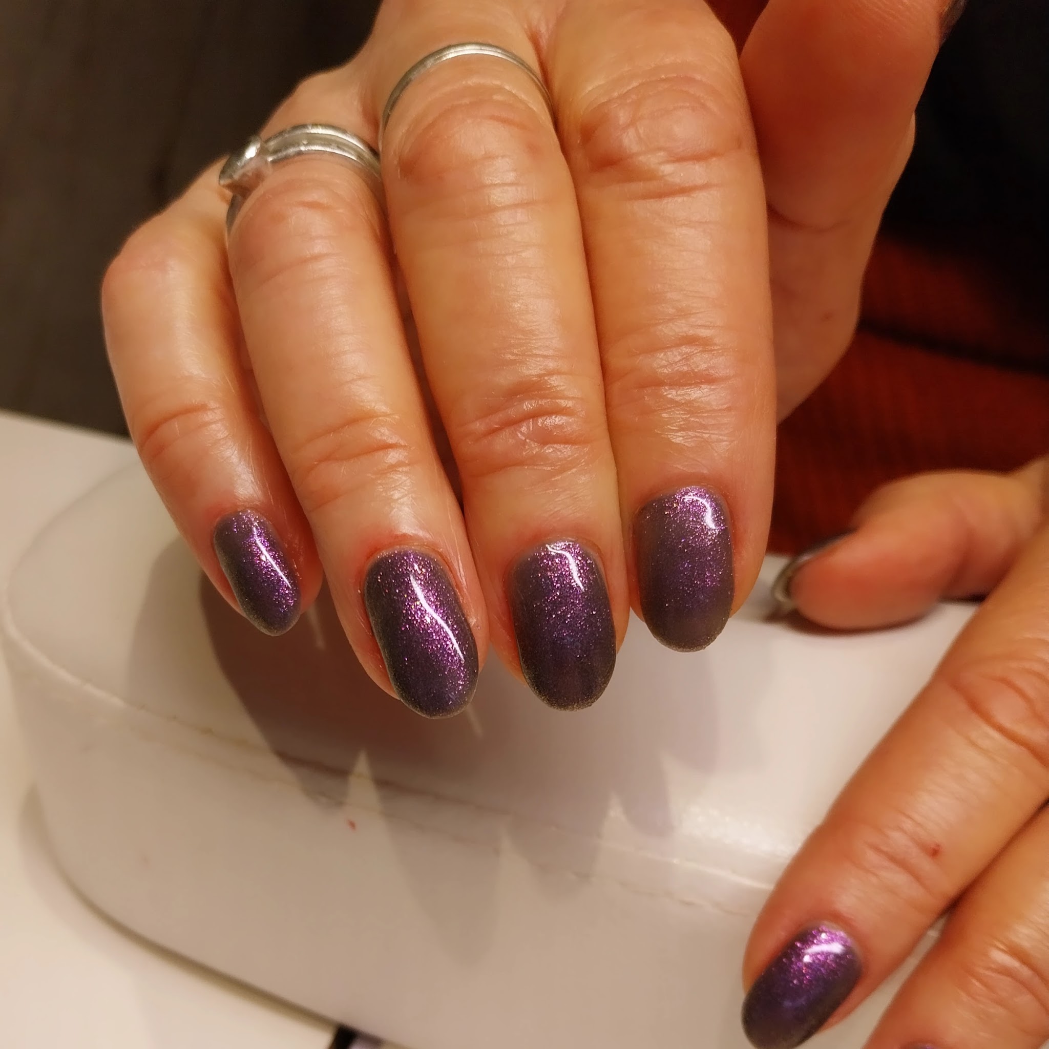 Pruimkleurige metallic gellak